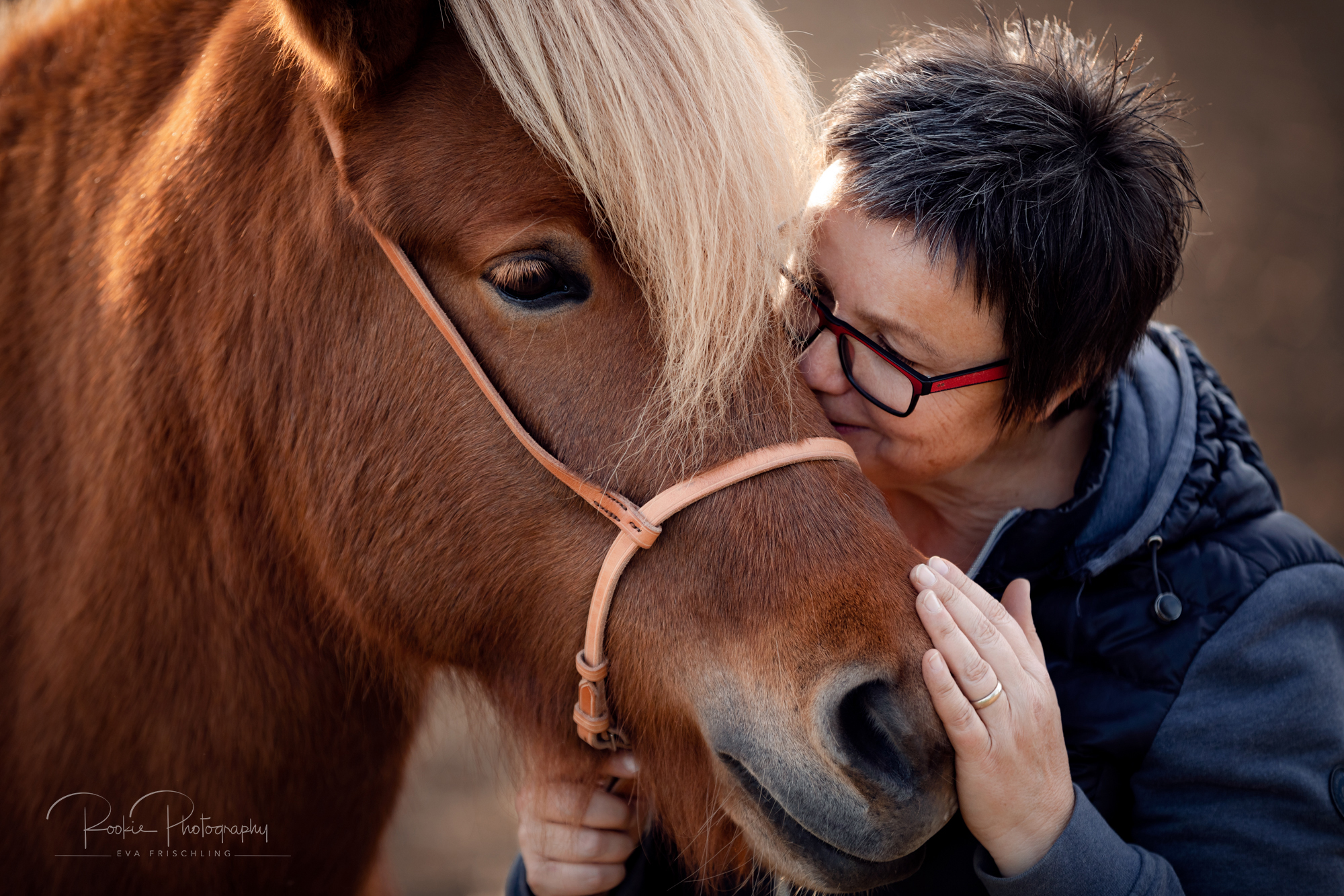 Claudia mit Ofeigur & Fanta-9